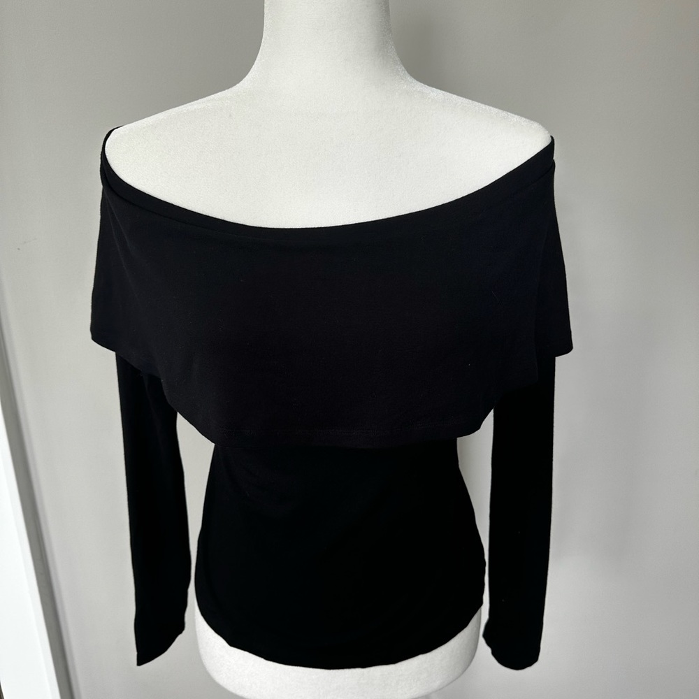L'AGENCE Off-Shoulder Long Sleeve Top in Black